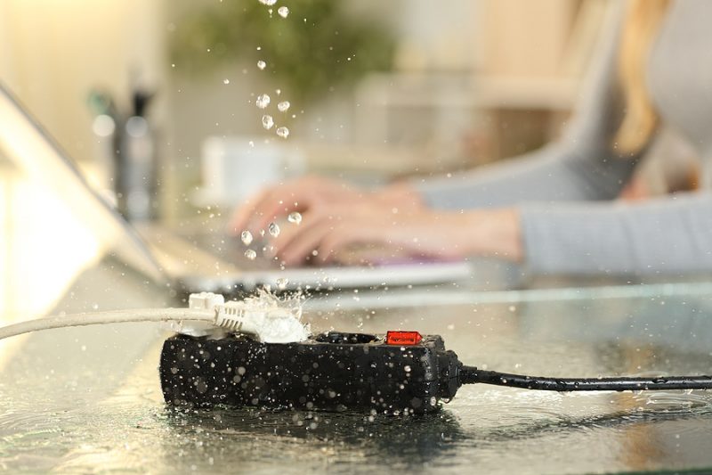 Làm thế nào để bảo vệ các thiết bị điện trong mùa nồm?