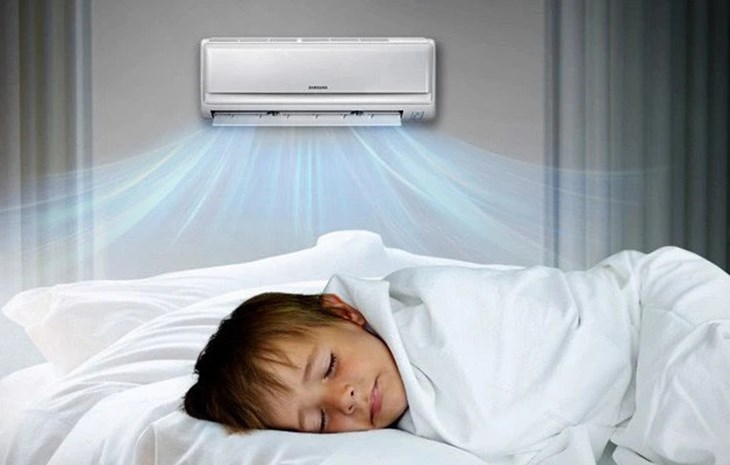 Trẻ sốt có nên nằm điều hòa không? Một số lưu ý trong trường hợp sốt